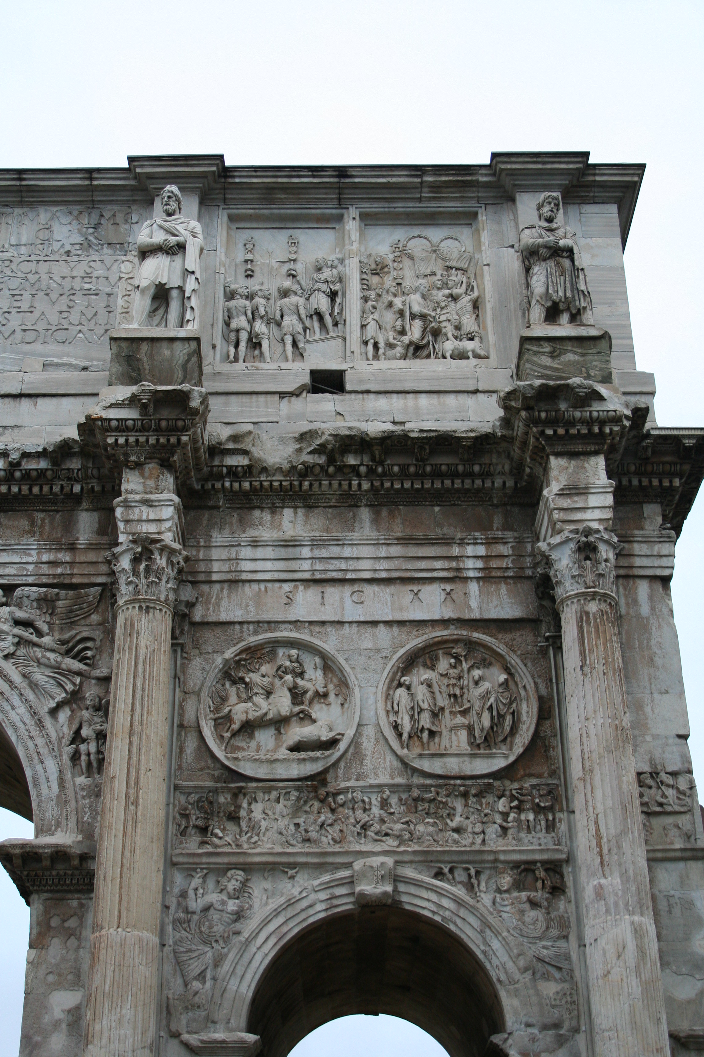 Arco di Costantino. III fregio costantiniano battaglia di Ponte Milvio. Arco di Costantino. III fregio costantiniano battaglia di Ponte Milvio.